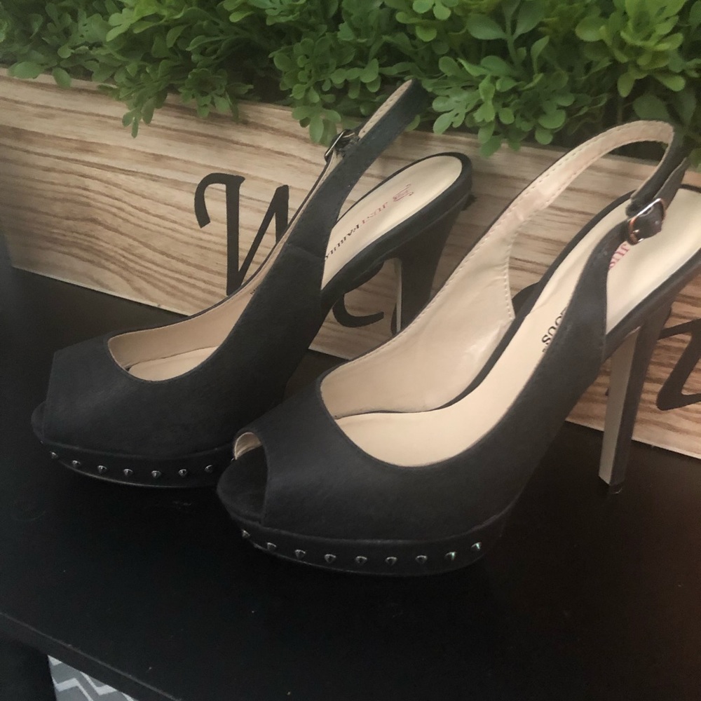 STUDDED MATTE BLACK HIGH HEEL